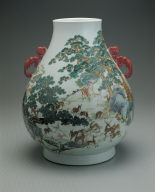 Vase with hundred deer decoration in fen-cai enamels