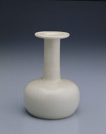 Bottle with long neck and flat-rimmed mouth in white glaze