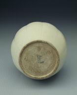 Melon-shaped jar in white glaze