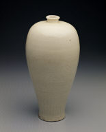 Mei-ping vase with incised lotus pattern in white glaze