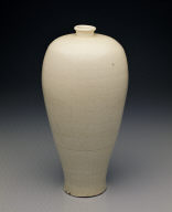 Mei-ping vase with incised lotus pattern in white glaze