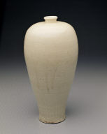 Mei-ping vase with incised lotus pattern in white glaze