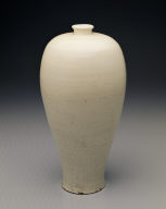 Mei-ping vase with incised lotus pattern in white glaze