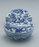 Silver ingot-shaped box with clouds and dragons in underglaze blue