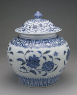 Covered jars with underglaze-blue decoration of flowers(unmarked)