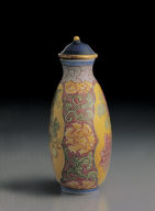 Glass bodied painted enamel snuff bottle with peony design