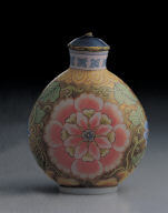 Glass bodied painted enamel snuff bottle with formalistic floral design