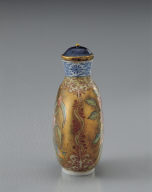 Glass bodied painted enamel snuff bottle with lotus design