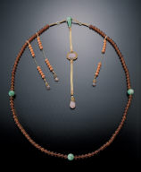 Amber court necklace