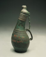 Bronze Hu vessel in the shape of a long-neck guard