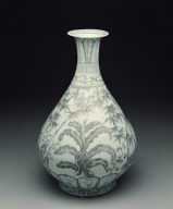 A Three friends Yuhuchun vase in underglaze red