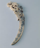 Jade bodkin with dragon decor