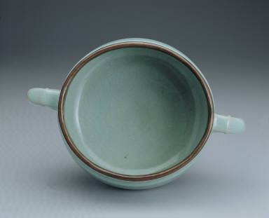 Gui ritual vessel with light bluish-green glaze