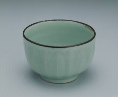 Celadon bowl with lotus petal decor