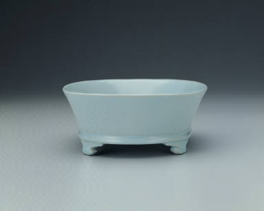 Narcissus basin with light bluish-green glaze