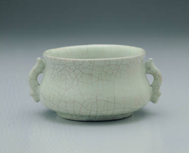Crackled glazed censer with fish-shaped ears