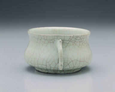 Crackled glazed censer with fish-shaped ears