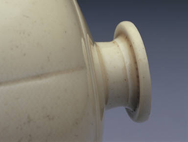Melon-shaped jar in white glaze