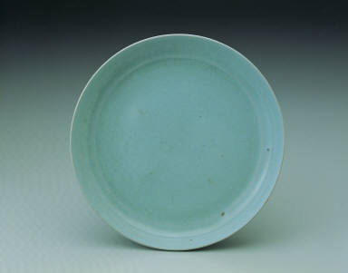 Dish with light bluish-green glaze