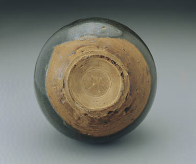 Pot with black glaze and oil spots