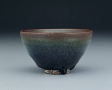 Bowl in black glaze with hare's fur striations
