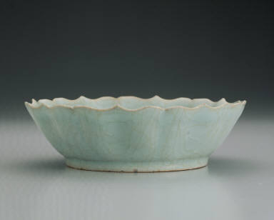 Dish with foliated rim in light bulish-green glaze