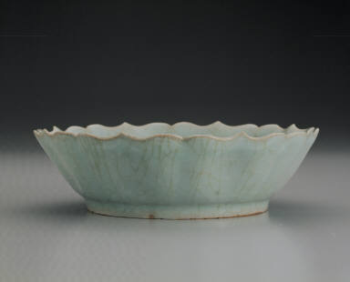 Dish with foliated rim in light bulish-green glaze