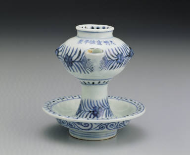 Lamp with floral design in underglaze blue