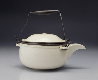 Covered-pot with three lugs in white glaze