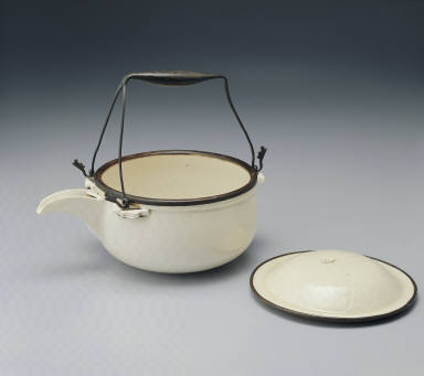 Covered-pot with three lugs in white glaze
