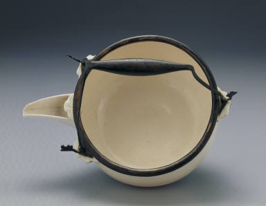 Covered-pot with three lugs in white glaze