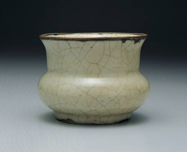 Zun vessel with grayish-green crackled glaze