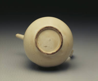 Gourd-shaped pitcher with white glaze