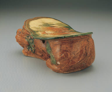 Lion-shaped pillow with san-cai colors