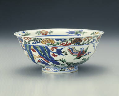 Bowl with immortal design in wu-cai enamels