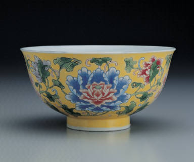 Bowl with peony design in polychrome enamels