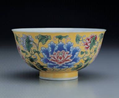 Bowl with peony design in polychrome enamels