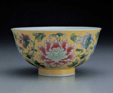 Bowl with peony design in polychrome enamels