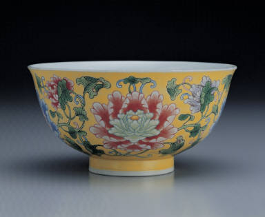 Bowl with peony design in polychrome enamels