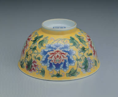 Bowl with peony design in polychrome enamels