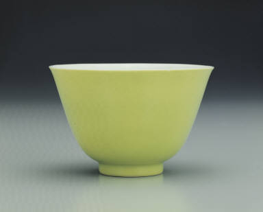 Bowl with green glaze