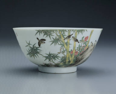 Bowl with sparrows among bamboo trees in polychrome enamels
