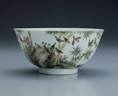 Bowl with sparrows among bamboo trees in polychrome enamels