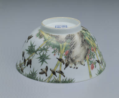 Bowl with sparrows among bamboo trees in polychrome enamels