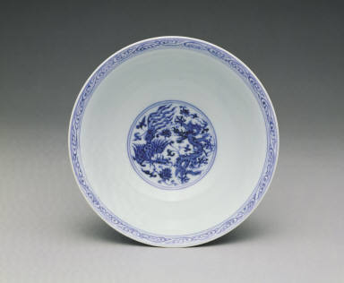 Bowl with underglaze-blue decoration of dragons and phoenixes among flowers