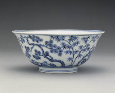 Bowl with underglaze-blue decoration of pine, bamboo, and plum