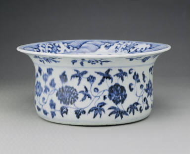 Basin with design of flowers in underglaze blue(unmarked)