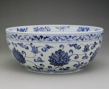 Large bowl with underglaze-blue decoration of lotus scrolls and fruit(unmarked)