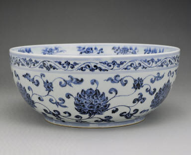 Large bowl with underglaze-blue decoration of lotus scrolls and fruit(unmarked)