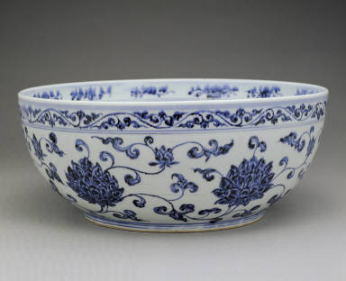 Large bowl with underglaze-blue decoration of lotus scrolls and fruit(unmarked)